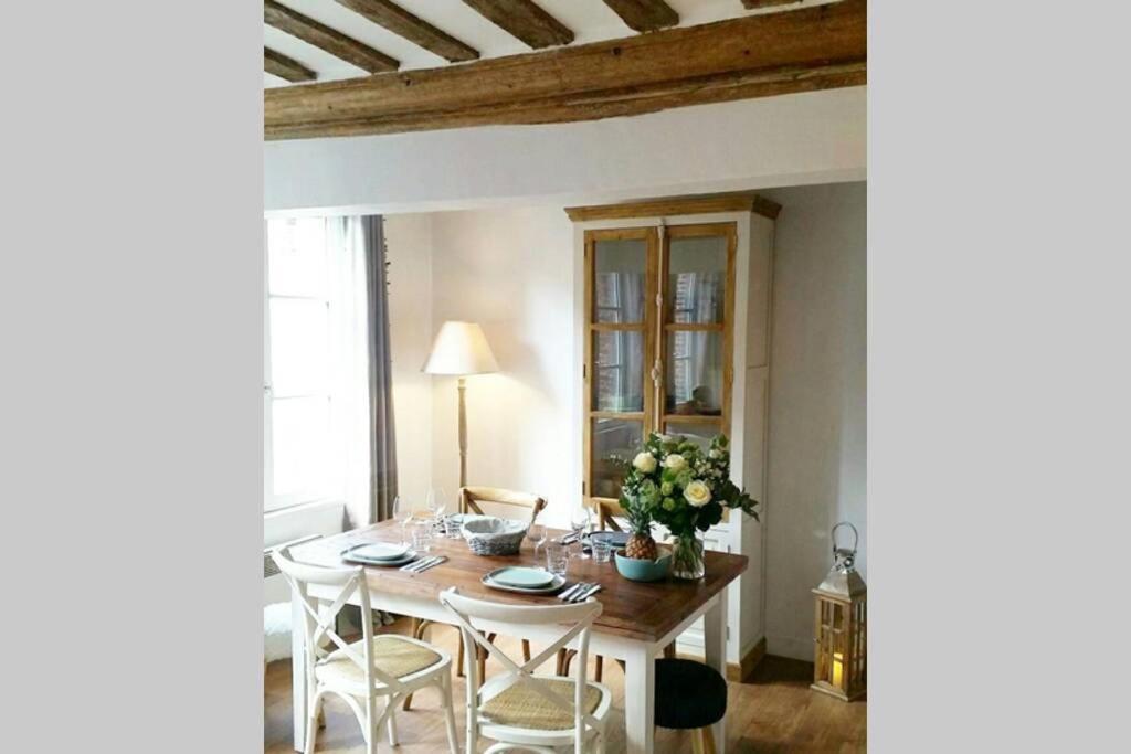 Une Pause Chez Julien, appartement lumineux et idéalement situé! Honfleur Exterior foto
